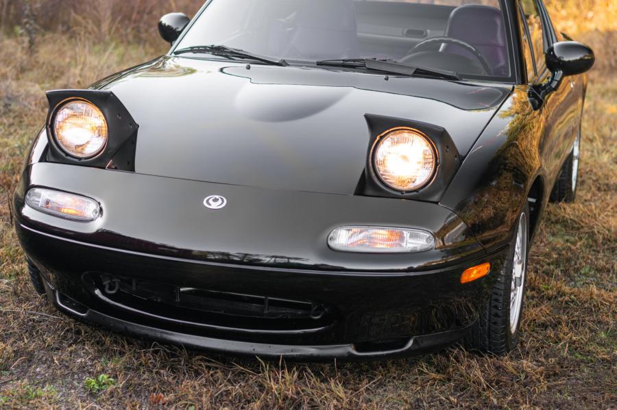 Детали экстерьера Mazda Miata Limited Edition (NA) 1993 года  (фото 14 из 121)